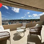 Au Coeur D Un Port * Cogolin